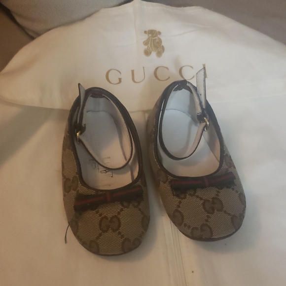 Baby gucci dress and shoes - Picture 2 of 3
